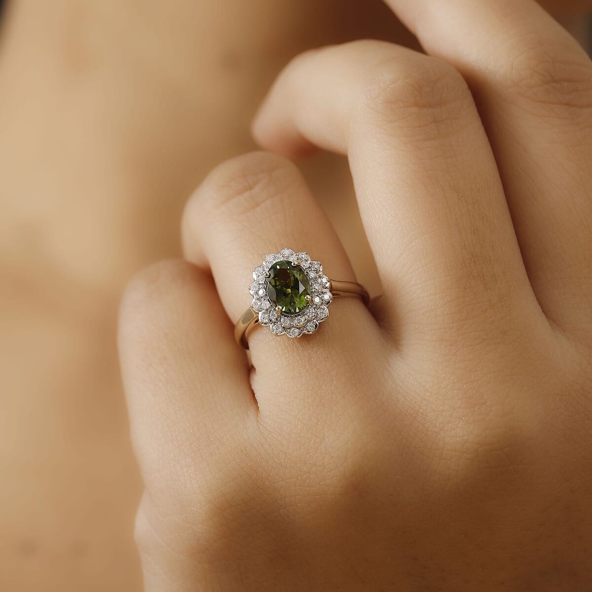 Certified & Appraised Luxoro AAA Natural Calabar Green Tourmaline and G-H I2 Diamond 1.42 ctw Ring in 10K Yellow Gold (Size 12.0) image number 2