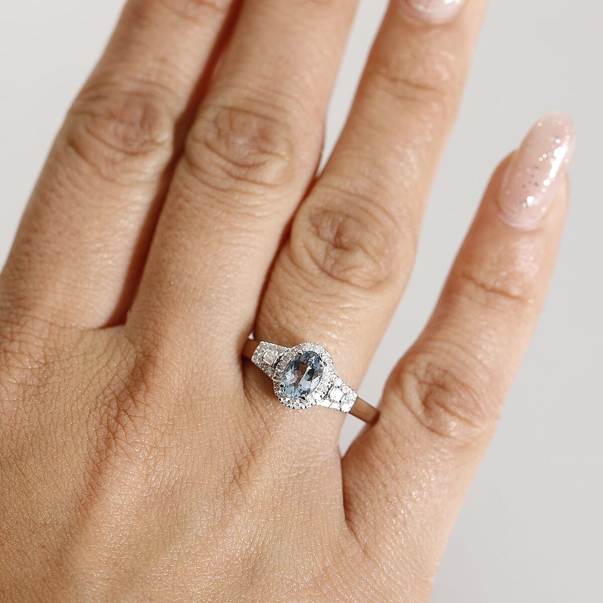 Luxoro AAA Santa Maria Aquamarine and Diamond I2 1.10 ctw Ring in 10K White Gold (Size 8.0) image number 2