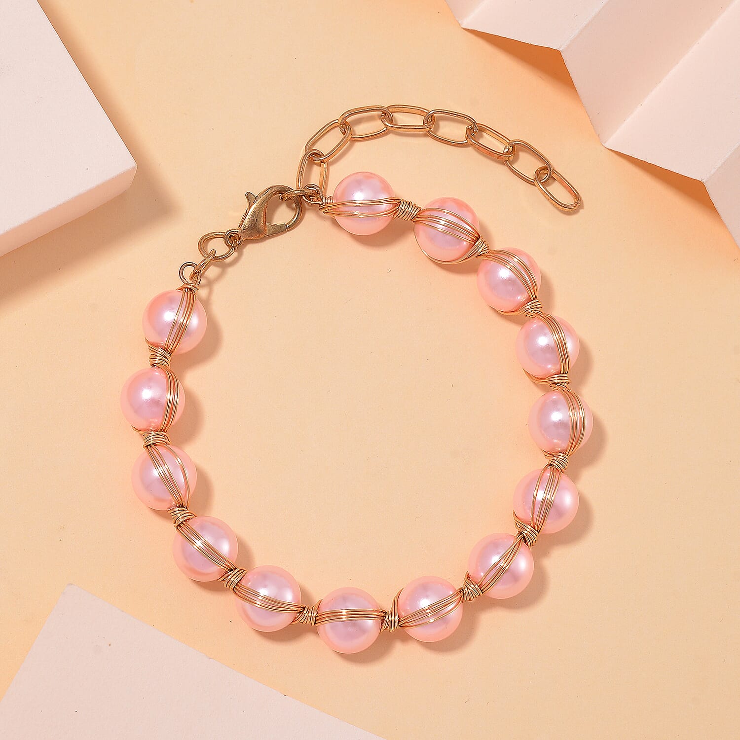 Peach Shell Pearl Bracelet (7.00-9.00In) in Goldtone
