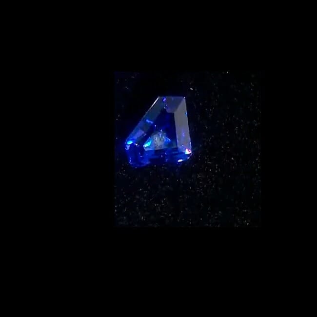 Certified and Appraised AAAA Vivid Tanzanite (Fancy Free Size) 7.00 ctw
