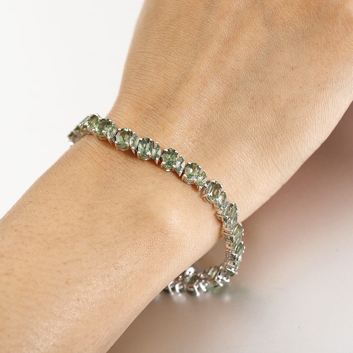 Natural Green Apatite 14.80 ctw Sea Waves Bracelet in Rhodium Over Sterling Silver (6.50 In) image number 2