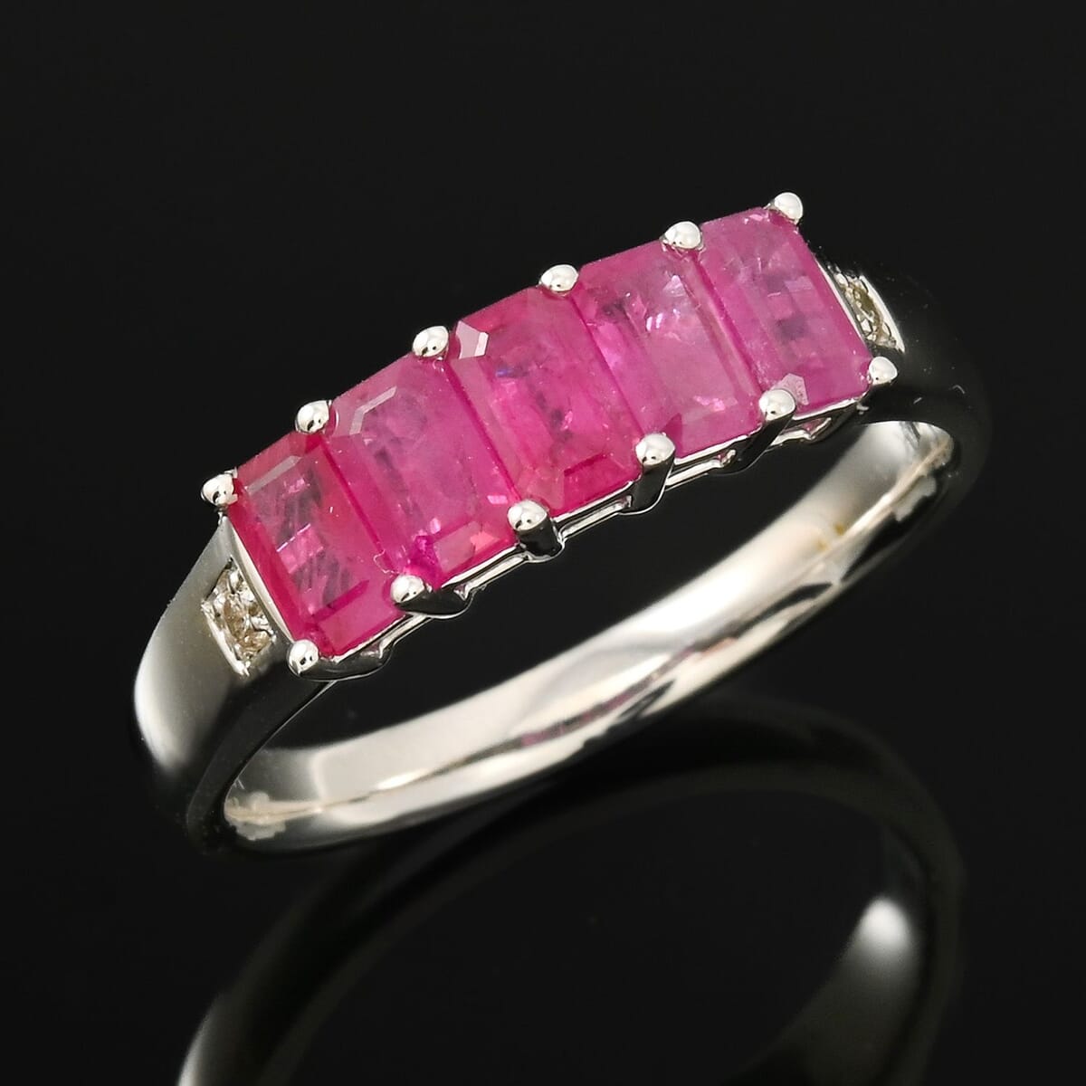Certified & Appraised Luxoro AAA Royal Ruby and Diamond G-H I2 1.55 ctw Ring in 14K White Gold (Size 7.0) image number 1