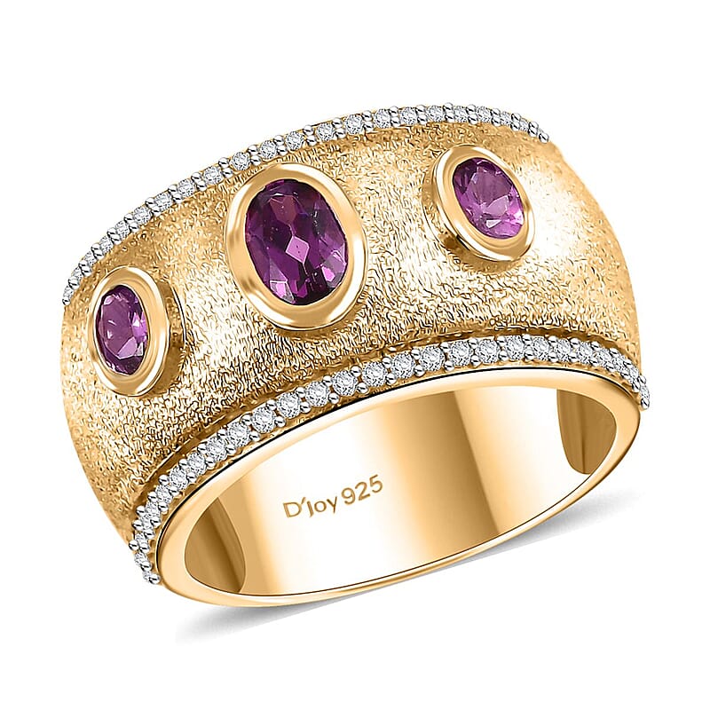 D'Joy AAA Radiant Ember Garnet and White Zircon 1.50 ctw Sandblast Texture Ring in 18K Vermeil Yellow Gold Over Sterling Silver (Size 10.0) (Del. In 8-10 Days)