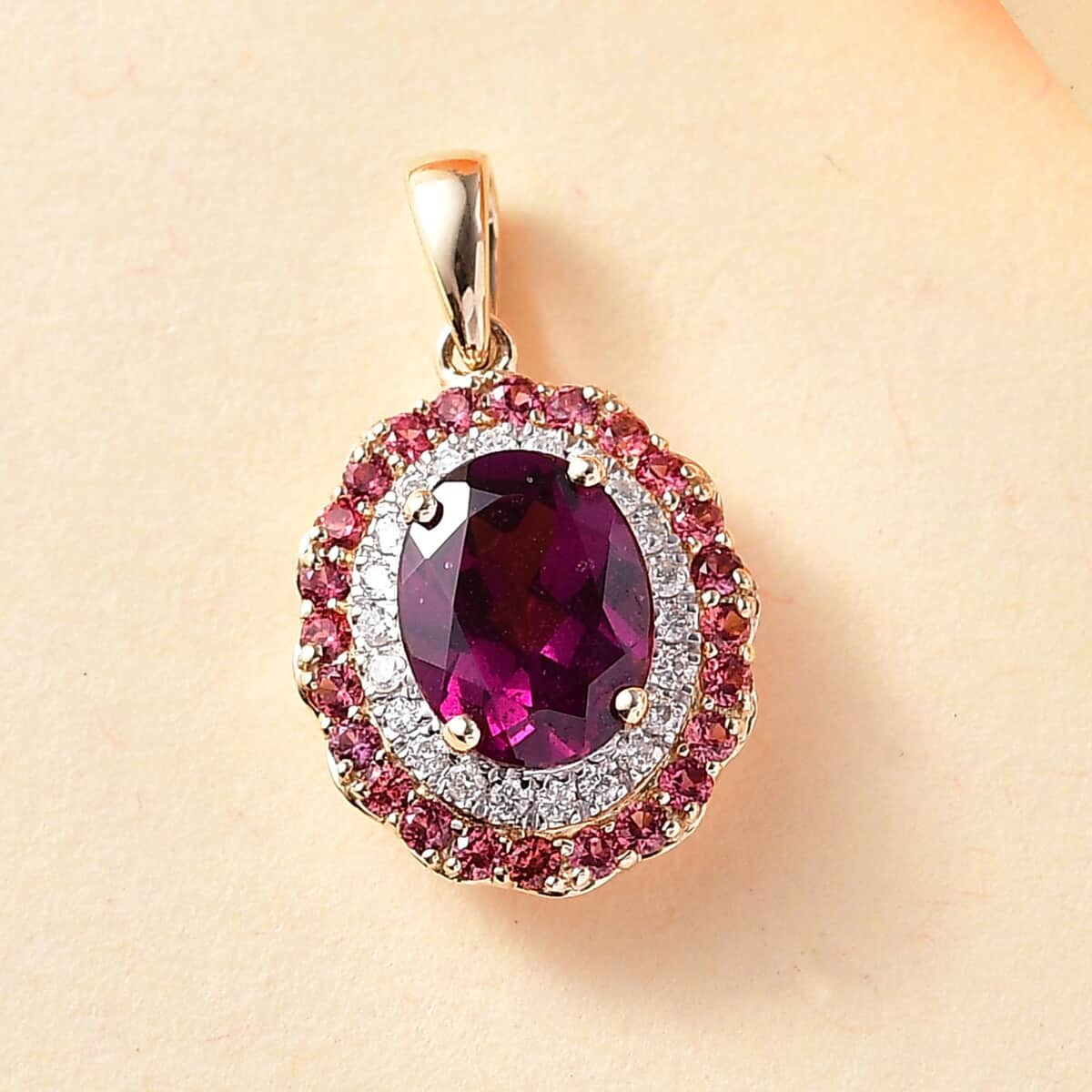 Doorbuster Certified & Appraised Luxoro AAA Radiant Ember Garnet, Padparadscha Sapphire, I2 Diamond 2.72 ctw Pendant in 10K Yellow Gold (Del. in 7-10 Days) image number 1