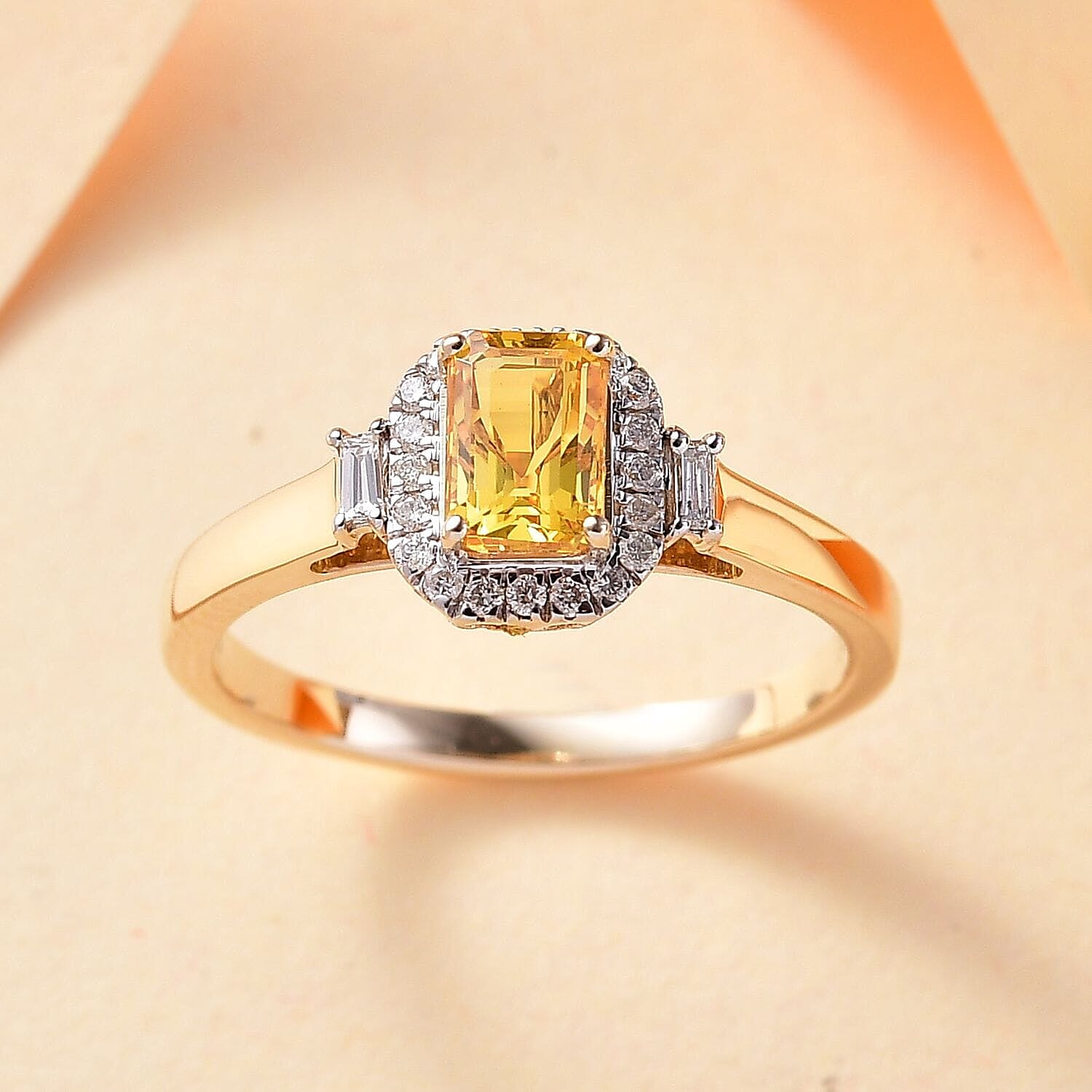 Certified & Appraised Luxoro 10K Yellow Gold AAA Madagascar Yellow Sapphire, Diamond (I2) (0.21 cts) Ring (Size 5.0) 1.31 ctw