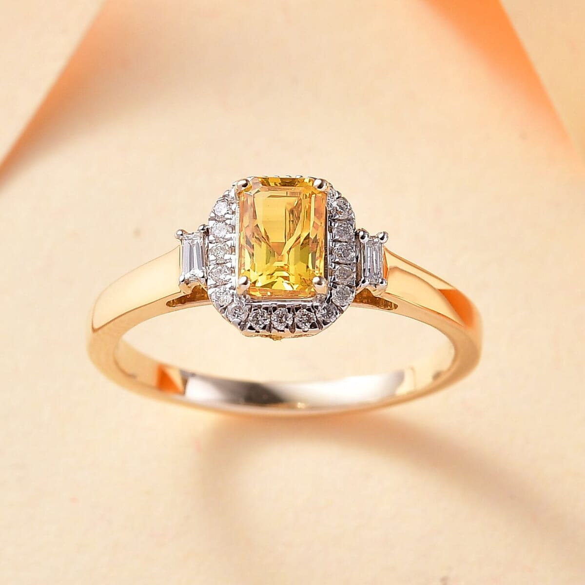 Certified & Appraised Luxoro 10K Yellow Gold AAA Madagascar Yellow Sapphire, Diamond (I2) (0.21 cts) Ring (Size 6.5) 1.31 ctw image number 1
