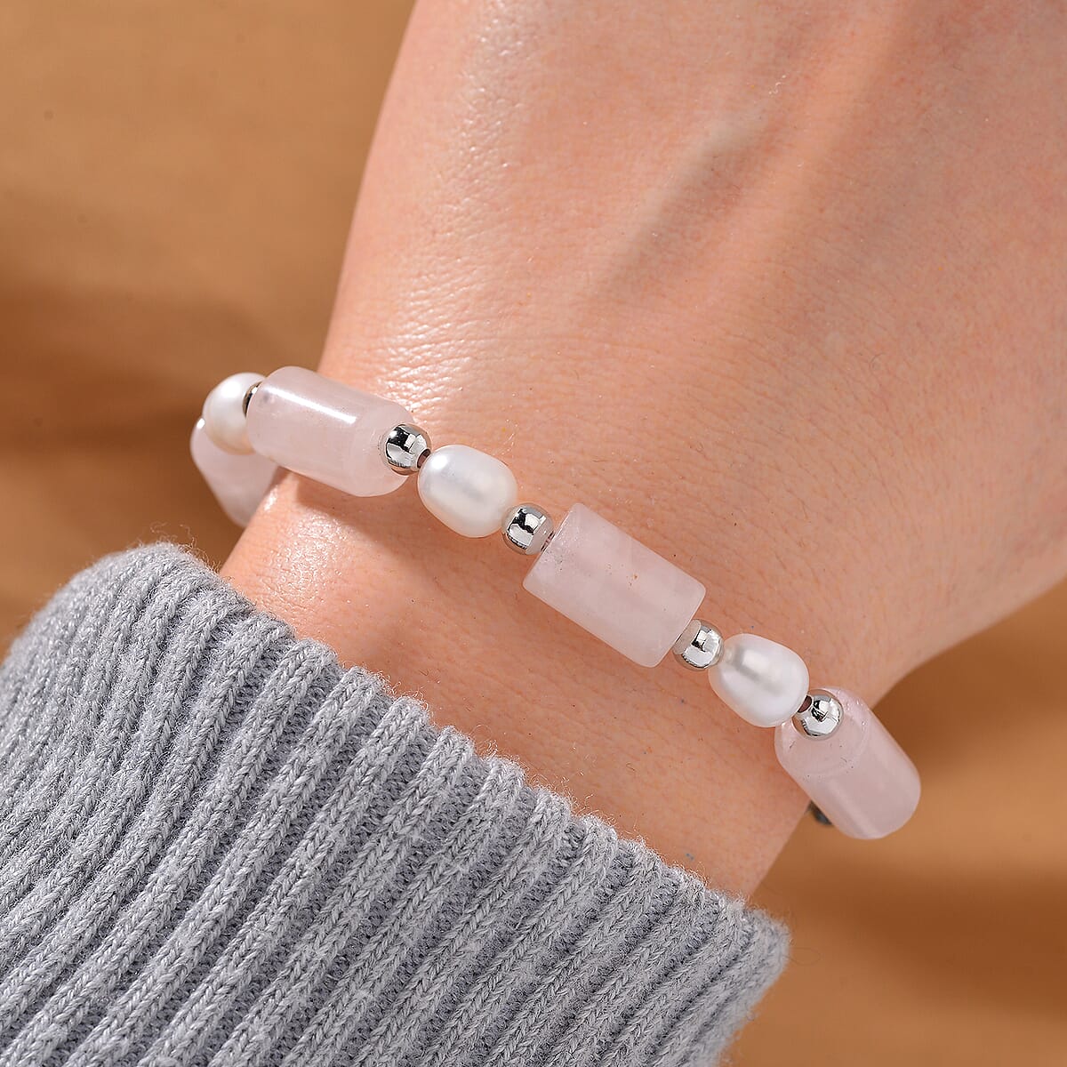 Galilea Rose Quartz 30.00 ctw and Freshwater Pearl Stretch Bracelet in Silvertone (6.50-8.50In) image number 1