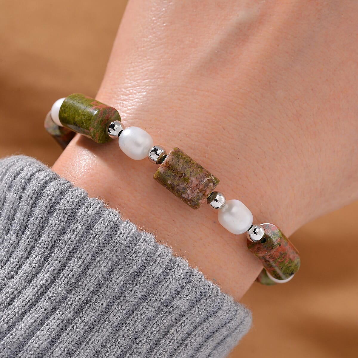 Unakite 30.00 ctw and Freshwater Pearl Stretch Bracelet in Silvertone (6.50-8.50In) image number 1