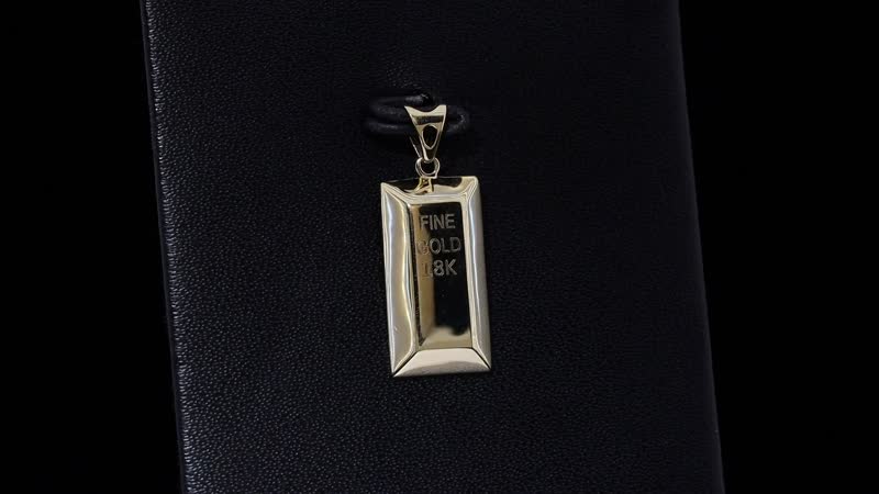 Iliana Bar Pendant in 18K Yellow Gold 1.35 Grams