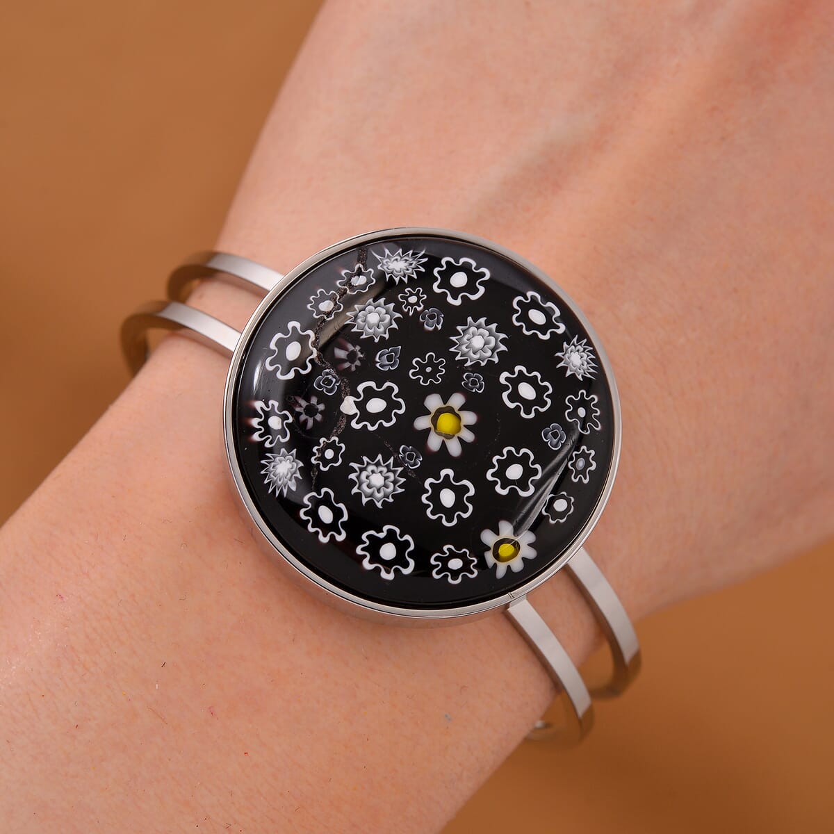 Black Murano Style Bangle Bracelet in Stainless Steel (6.5 Inches) image number 1