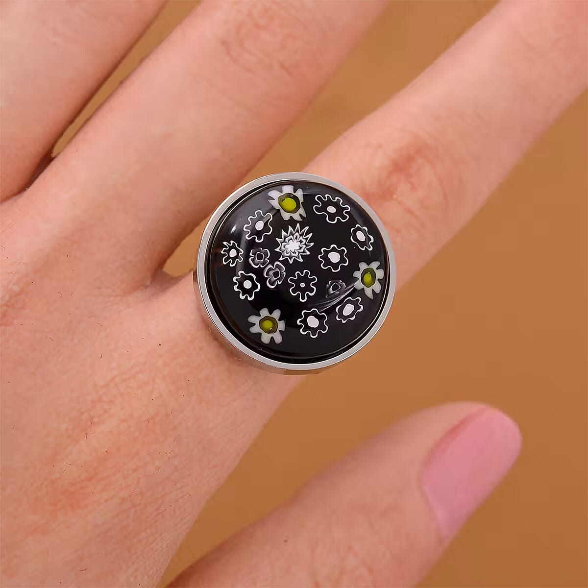 Black Murano Style Ring in Stainless Steel (Size 7.0) image number 7