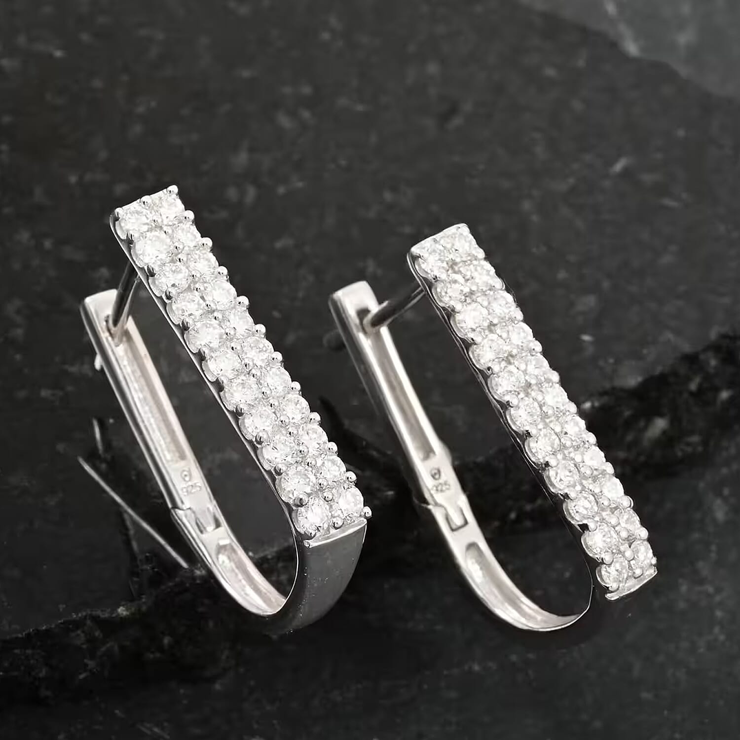 (9)