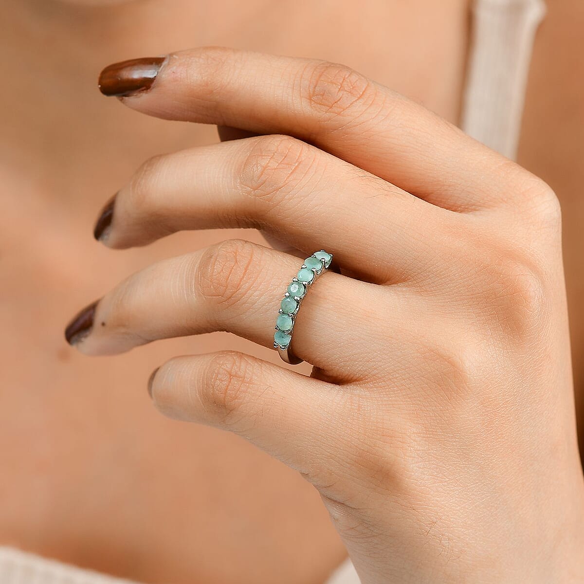 Emerald 0.80 ctw Ring in Stainless Steel (Size 8.0) image number 2