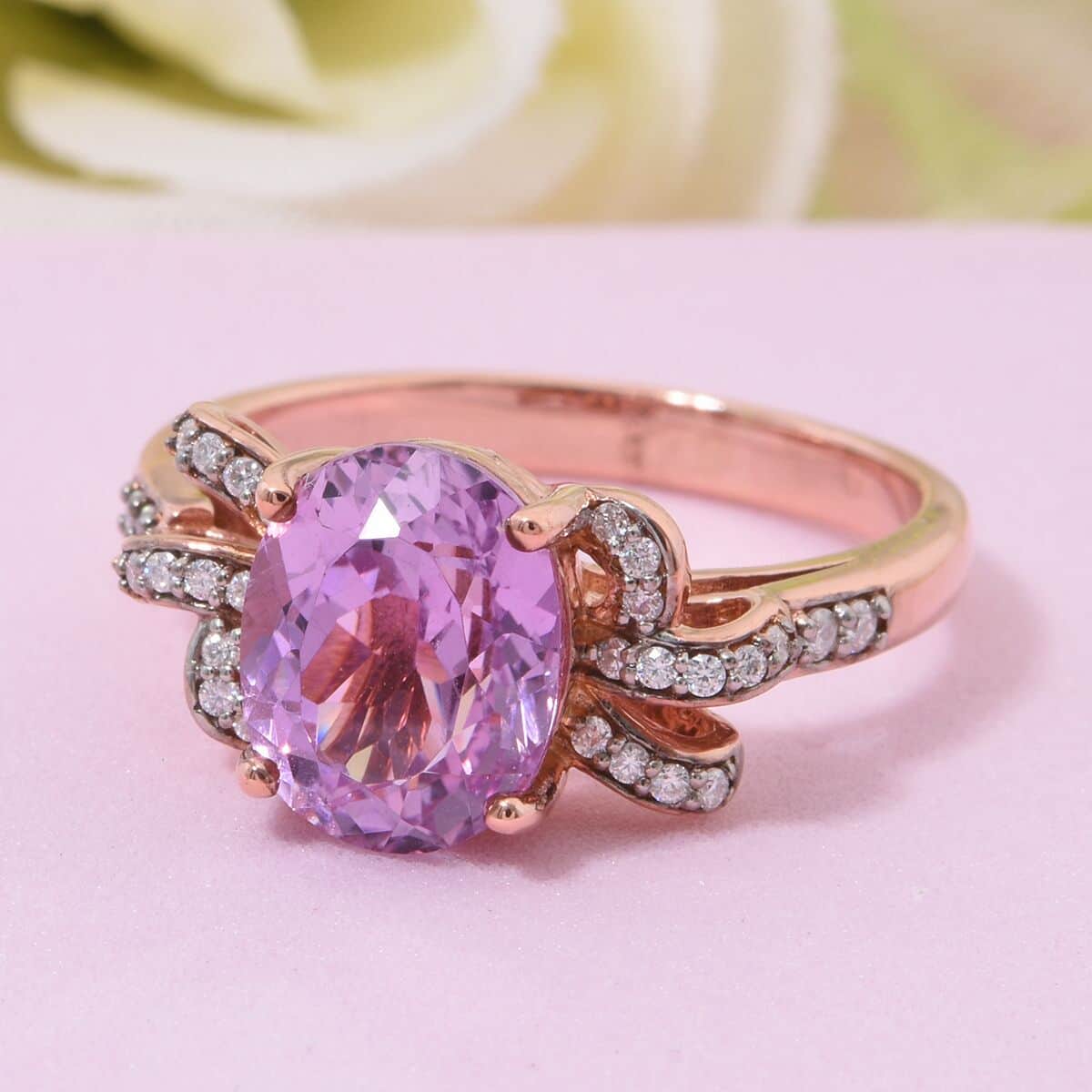 Patroke Kunzite and Moissanite 3.75 ctw Love Knot Ring in Vermeil Rose Gold Over Sterling Silver (Size 10.0) image number 1