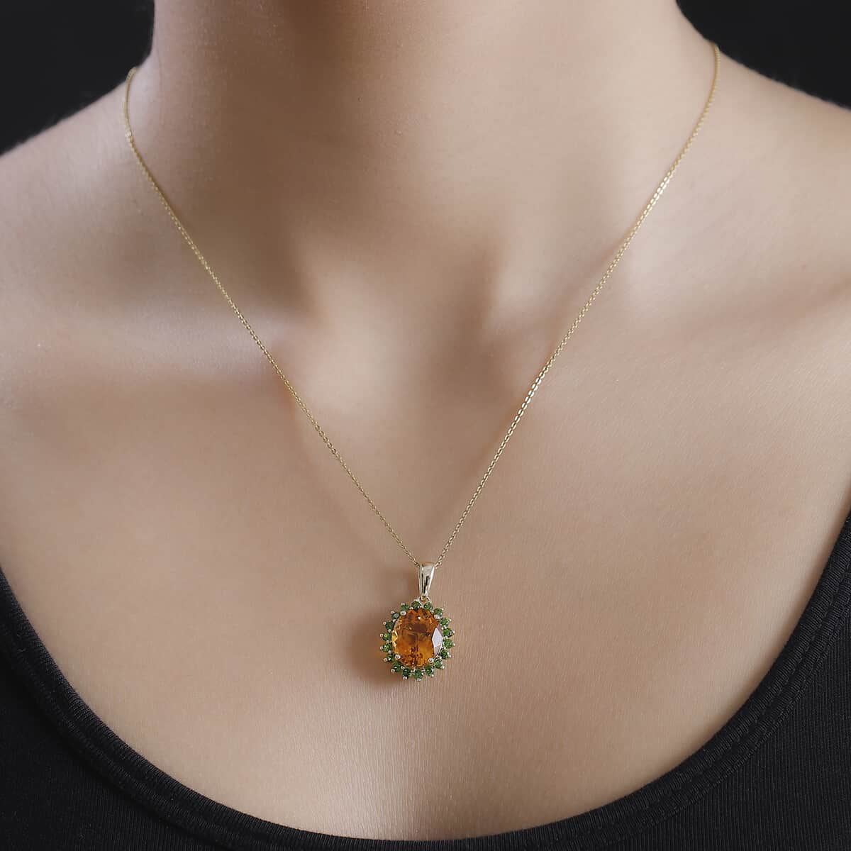 Luxoro Premium Santa Ana Madeira Citrine and Chrome Diopside 5.35 ctw Sunlit Grove Pendant in 10K Yellow Gold image number 2