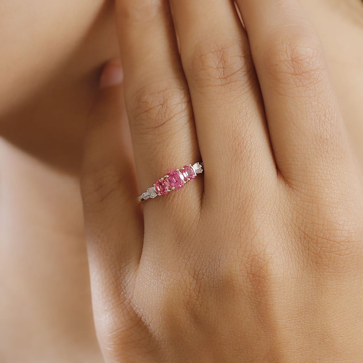 Luxoro Premium Mahenge Spinel and G-H I2 Diamond 0.90 ctw Ballerina Ring in 10K Rose Gold (Size 7.0) (Del. In 10-12 Days) image number 2