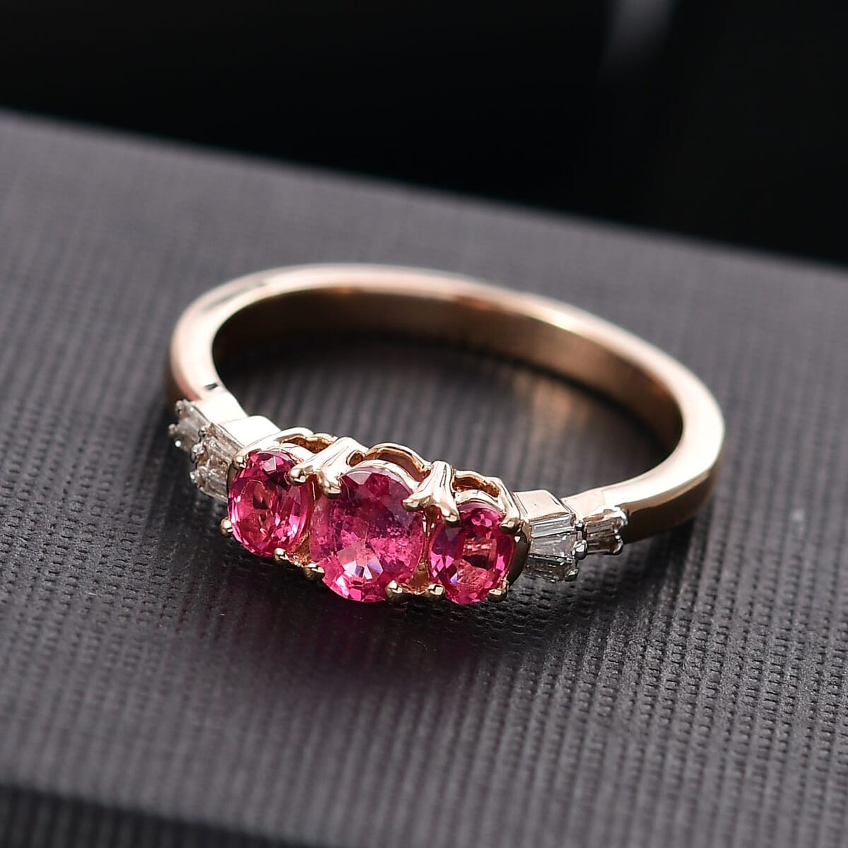 Luxoro Premium Mahenge Spinel and G-H I2 Diamond 0.90 ctw Ballerina Ring in 10K Rose Gold (Size 8.0) (Del. In 10-12 Days) image number 1