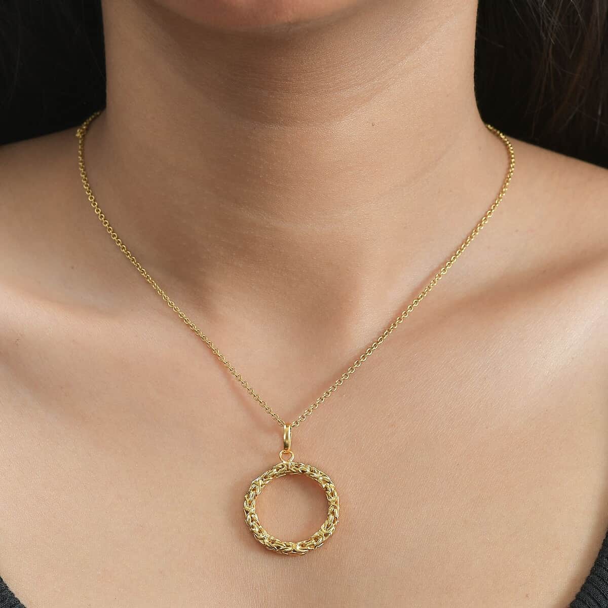 Byzantine Circle Pendant in 14K Yellow Gold Over Sterling Silver 4.10 Grams image number 2