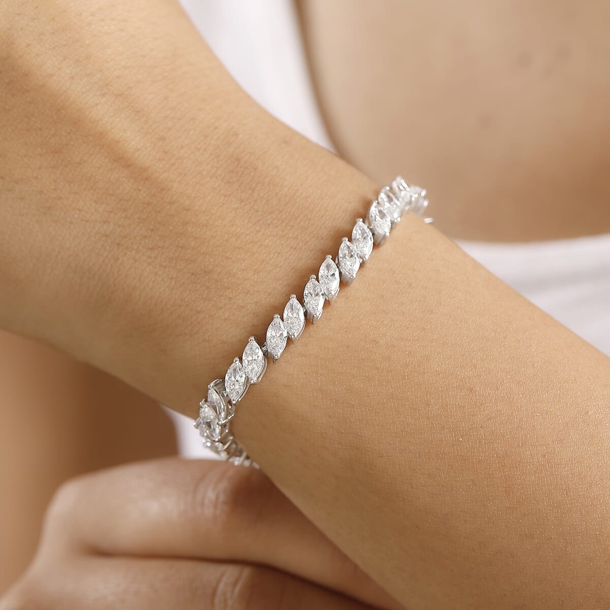 J Francis Embellished with Zirconia by Swarovski 21.90 ctw Bracelet in Rhodium Over Sterling Silver (7.25 In) image number 2