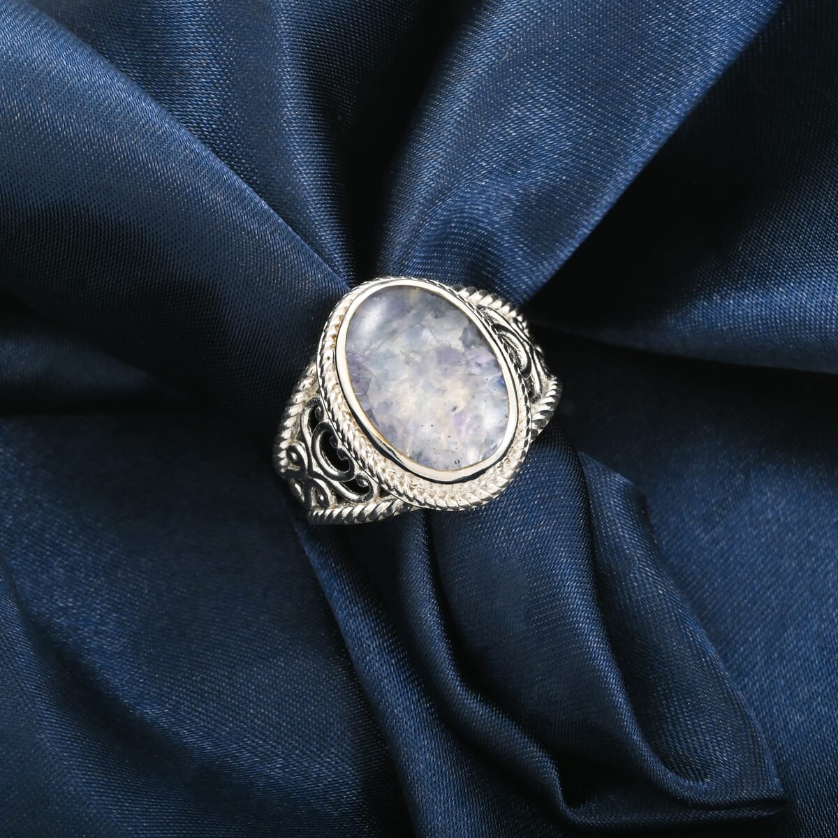 Matrix Tanzanite 5.50 ctw Ring in Platinum Over Copper with Magnet (Size 8.0) image number 1
