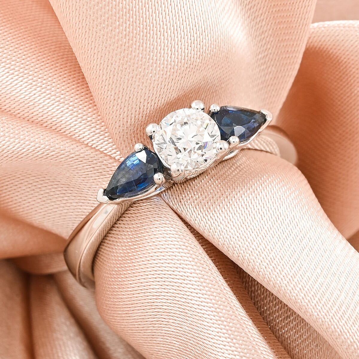 Modani White Diamond VVS1 and Blue Sapphire 0.90 ctw Ring in 950 Platinum (Size 9.5) 4.10 Grams image number 1