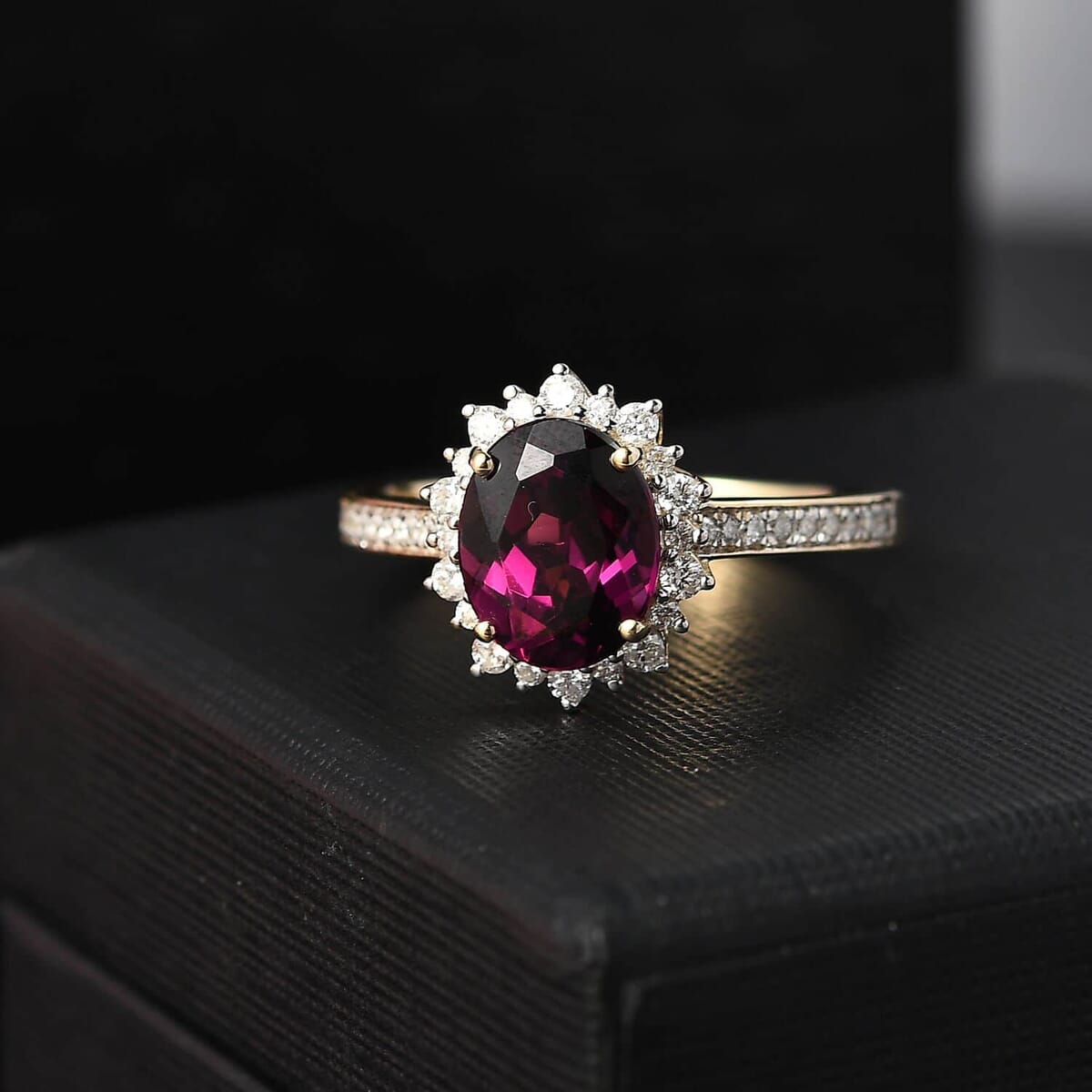Certified & Appraised Luxoro 10K Yellow Gold AAA Radiant Ember Garnet, Diamond (I2) (0.52 cts) Sunburst Ring (Size 12.0) 3.70 ctw image number 1