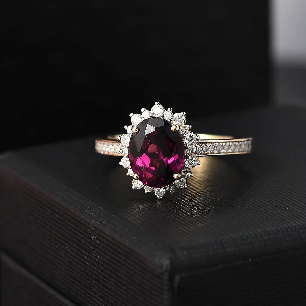 Certified & Appraised Luxoro 10K Yellow Gold AAA Radiant Ember Garnet, Diamond (I2) (0.52 cts) Sunburst Ring (Size 6.5) 3.70 ctw image number 1