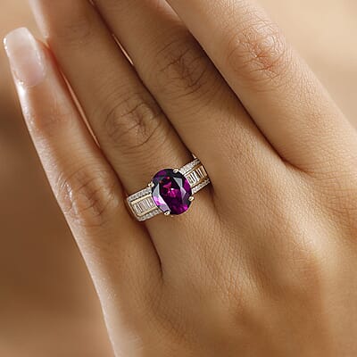 Doorbuster Certified & Appraised Luxoro AAA Radiant Ember Garnet and I2 Diamond 4.76 ctw Ring in 10K Yellow Gold (Size 6.0) (Del. in 7-10 Days)
