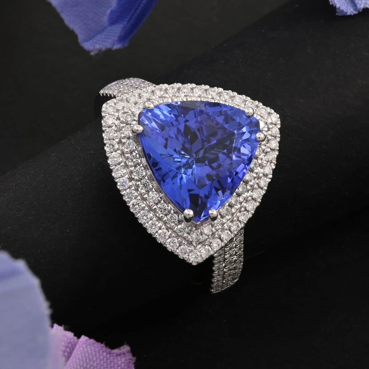 Certified & Appraised Rhapsody AAAA Tanzanite and E-F VS Diamond 4.50 ctw Ring in 950 Platinum 7.45 Grams image number 1