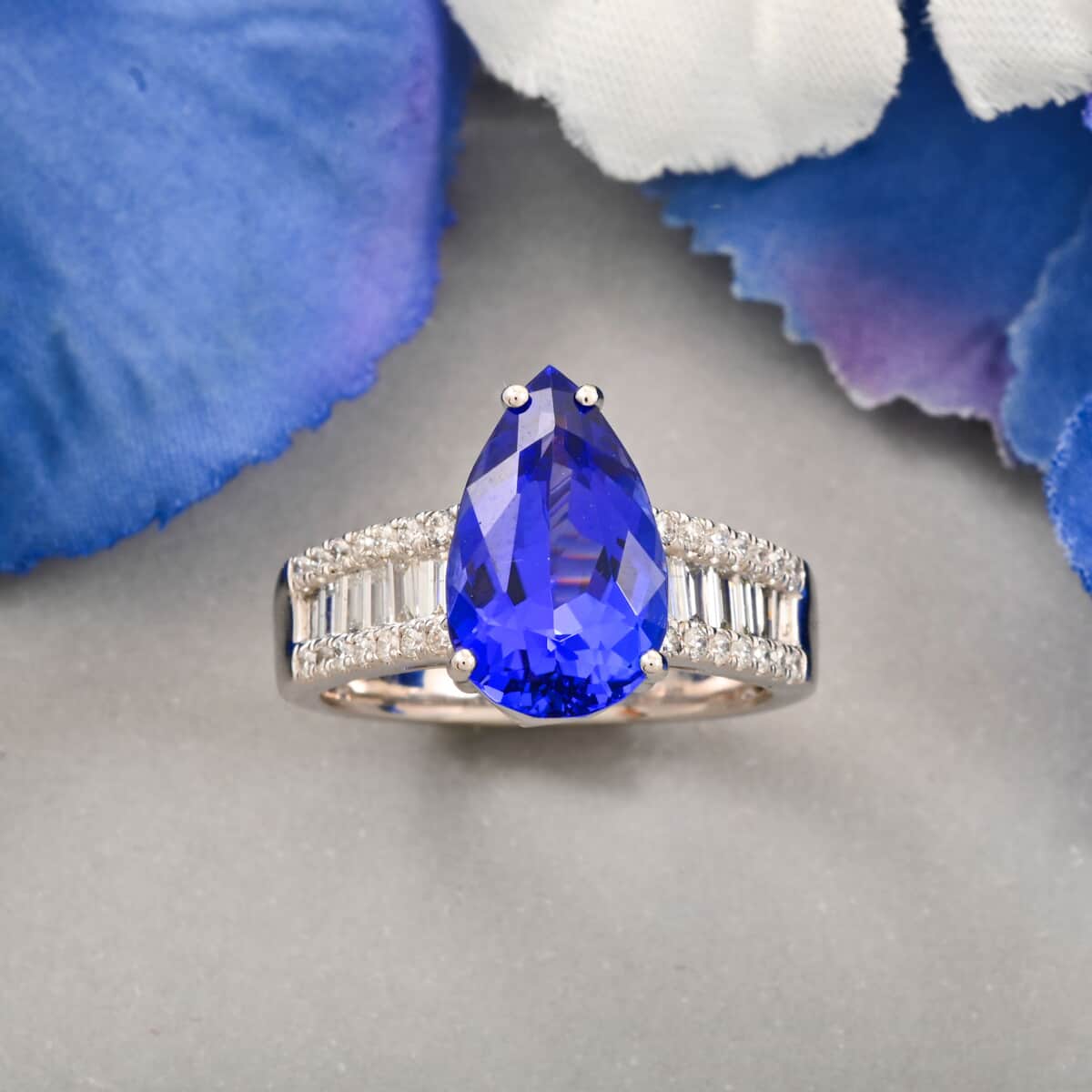 Certified & Appraised Rhapsody AAAA Tanzanite and E-F VS Diamond 5.25 ctw Ring in 950 Platinum (Size 7.0) 7.70 Grams image number 1