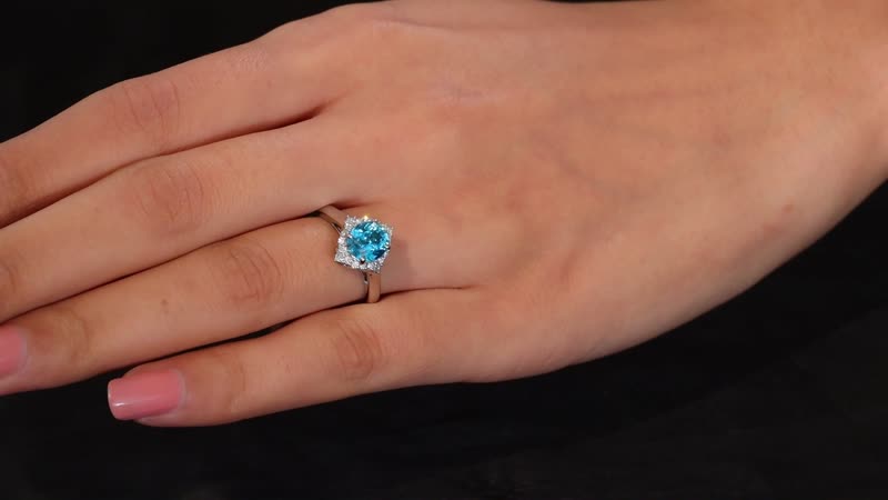 Rhapsody 950 Platinum AAAA Ratanakiri Blue Zircon, Diamond (E-F, VS) (0.25 cts) Ring (Size 6.0) (5.40 g) 3.40 ctw