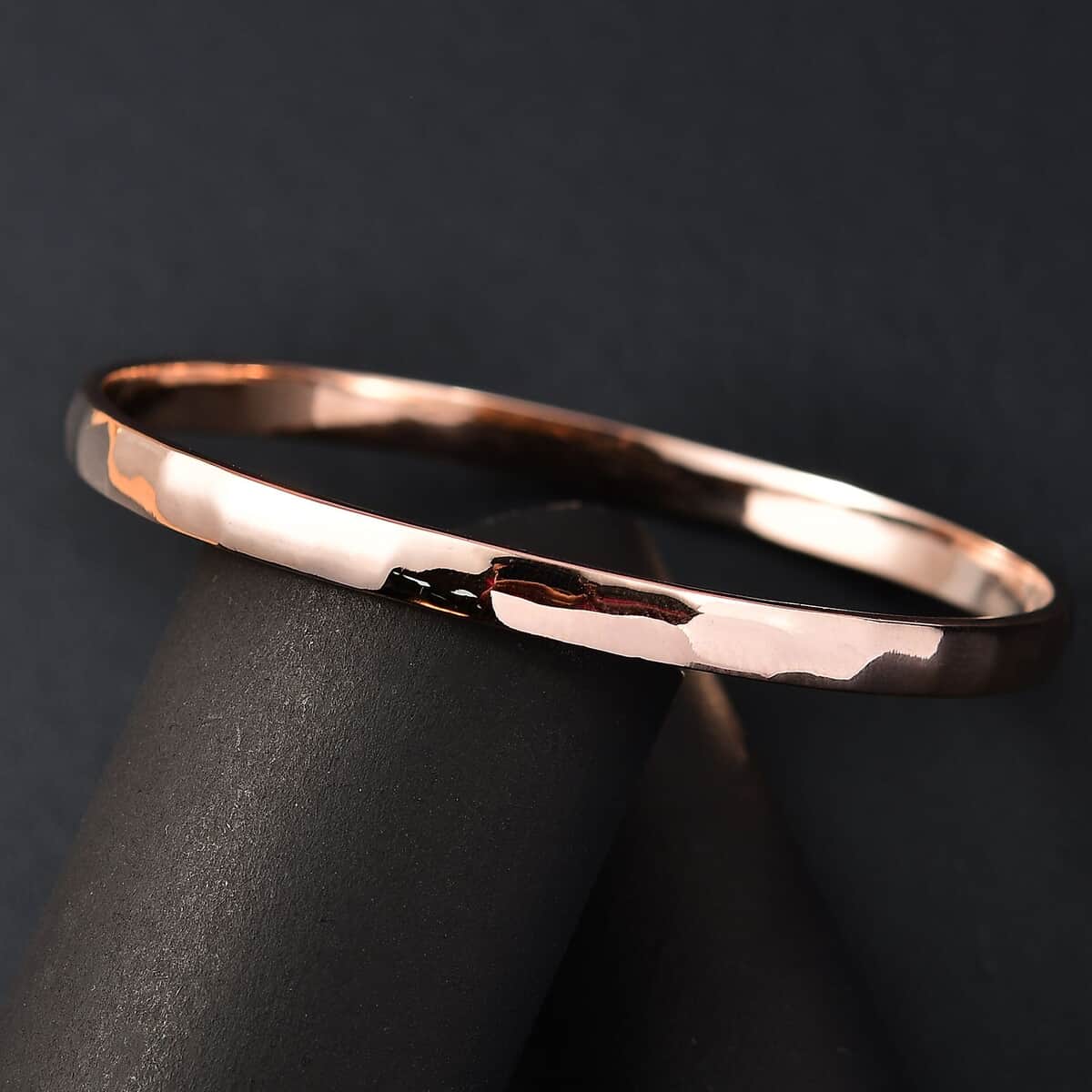 Bangle Bracelet in 18K Rose Gold (7.25 In) 23 Grams image number 1