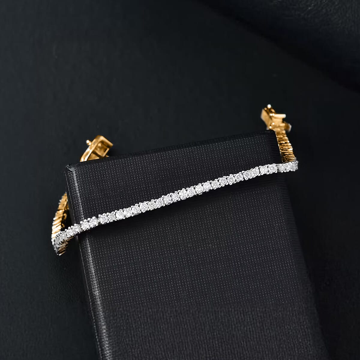 Luxuriant Lab Grown Diamond E-F VS 3.00 ctw Tennis Bracelet in 18K Vermeil Yellow Gold Over Sterling Silver (6.50 In) image number 5