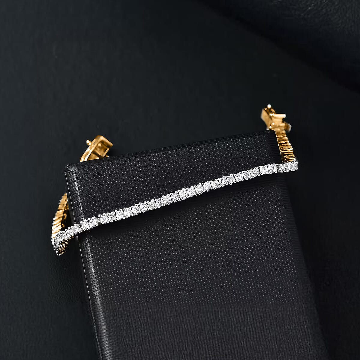 Luxuriant Lab Grown Diamond E-F VS 3.00 ctw Tennis Bracelet in 18K Vermeil Yellow Gold Over Sterling Silver (8.00 In) image number 5