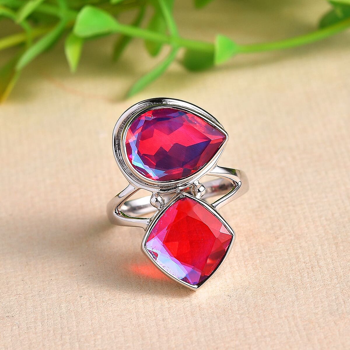 Sajen Silver Rainbow Pink Mystic Doublet Quartz 7.80 ctw Ring in Rhodium Over Sterling Silver (Size 9.0) image number 1