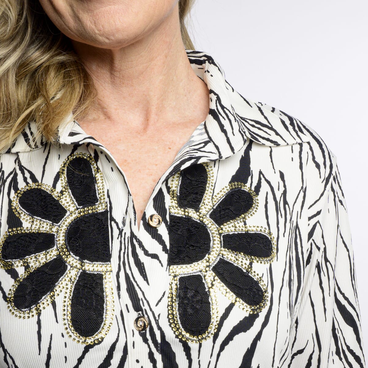 Tamsy White Zebra Crystal Leaf Button-Up Collared Blouse – M/L image number 3