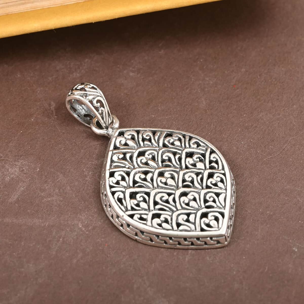 Bali Legacy Pendant in Sterling Silver 5.80 Grams image number 1