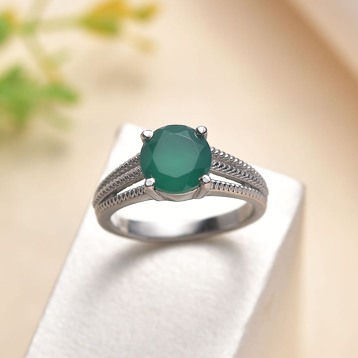 Green Onyx 1.75 ctw Solitaire Ring in Stainless Steel (Size 7.0) image number 1