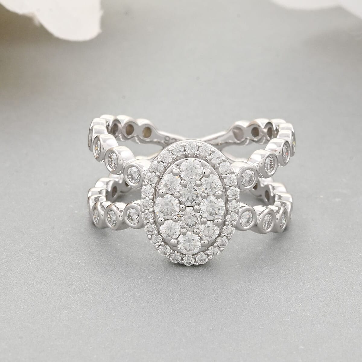 Clarte Sweetheart Oval Collection Moissanite 1.10 ctw Ring in Sterling Silver (Size 8.0)  image number 1