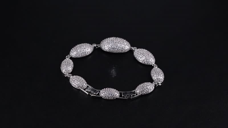 Simulated Diamond Bracelet in Silvertone (7.50 In) 2.50 ctw