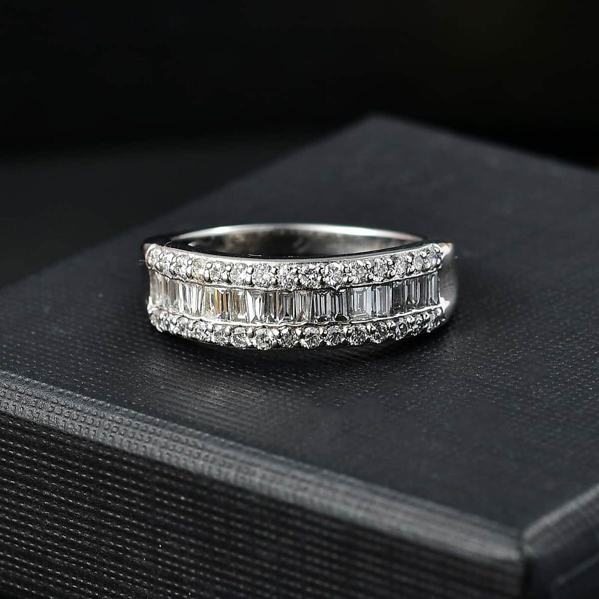 Luxuriant Lab Grown Diamond SI 1.00 ctw Dazzling Serenity Band Ring in Rhodium Over Sterling Silver (Size 7.0) image number 1