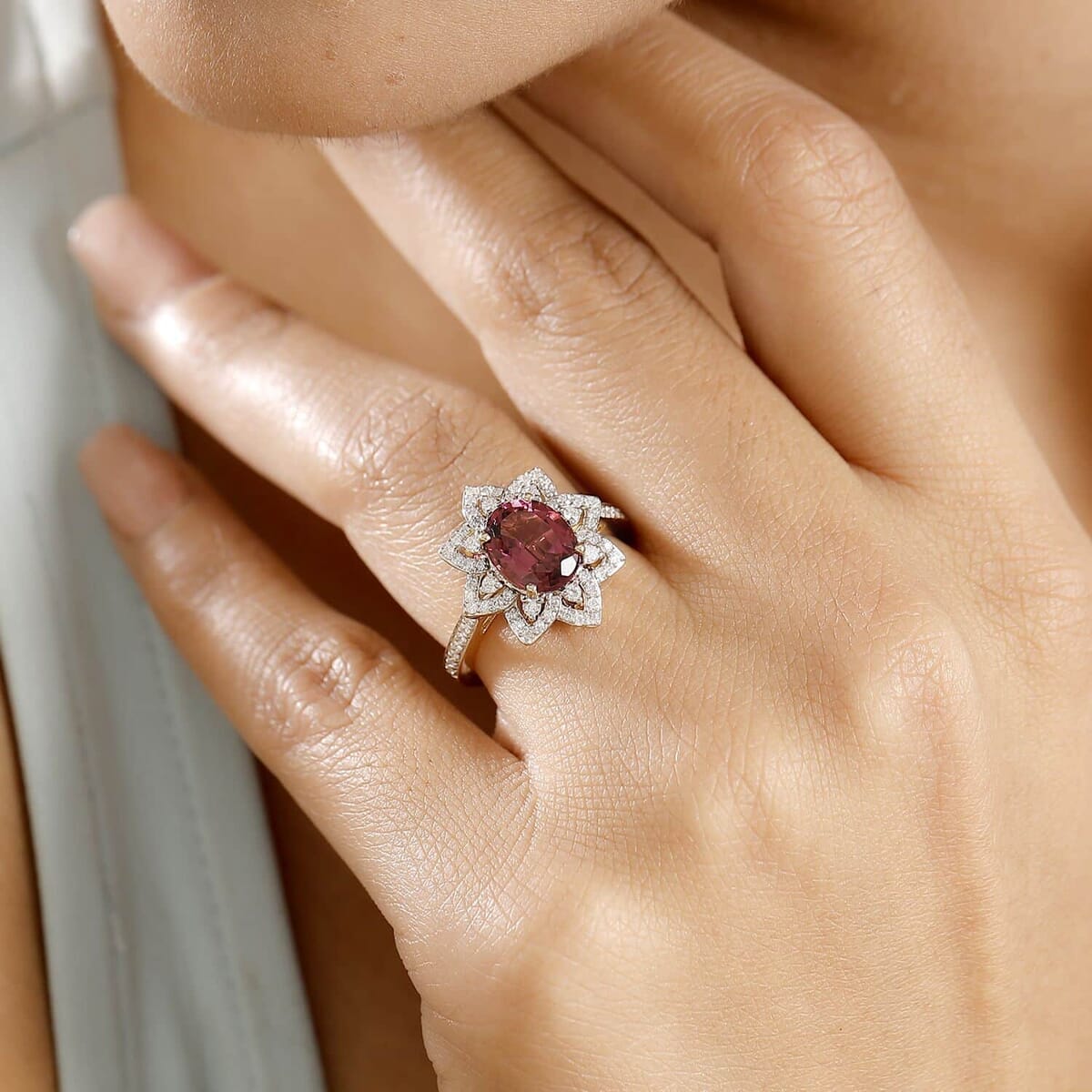 Doorbuster Certified & Appraised Luxoro AAA Ouro Fino Rubellite and G-H I2 Diamond 2.73 ctw Ring in 14K Yellow Gold (Size 10.0) 4.50 Grams (Del. in 7-10 Days) image number 2