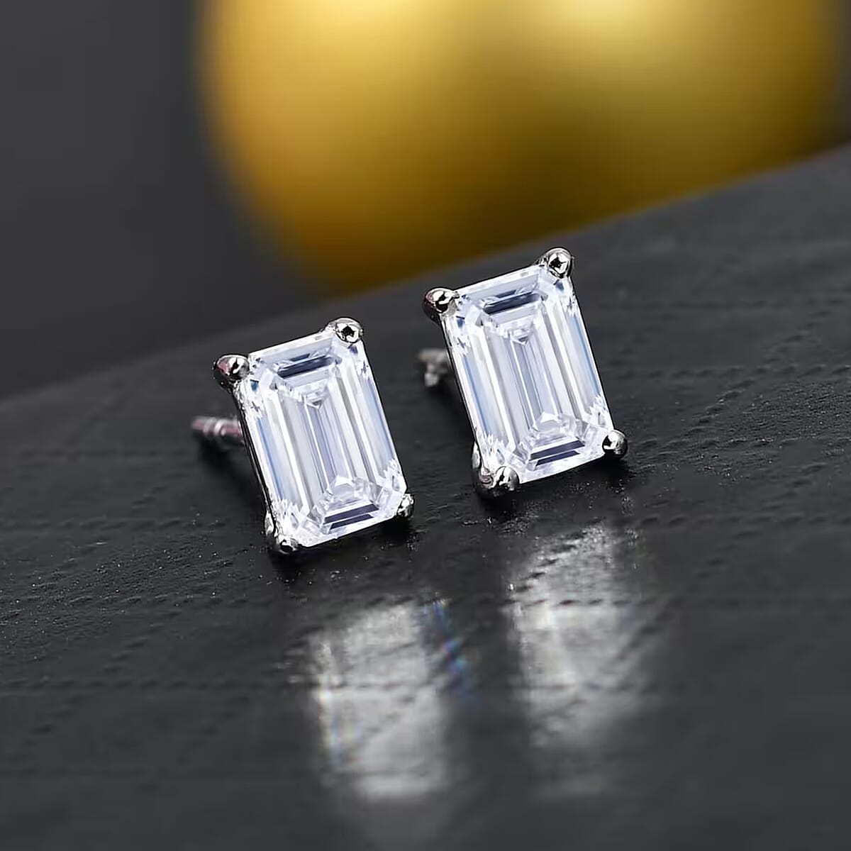 IGI Certified Luxuriant Lab Grown Diamond E-F VS 2.00 ctw Solitaire Stud Earrings in 10K White Gold image number 7