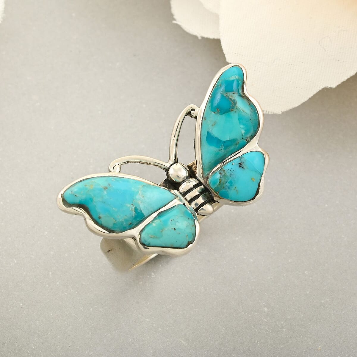 Santa Fe Style Kingman Turquoise 7.60 ctw Ring in Sterling Silver (Size 8.0) image number 1
