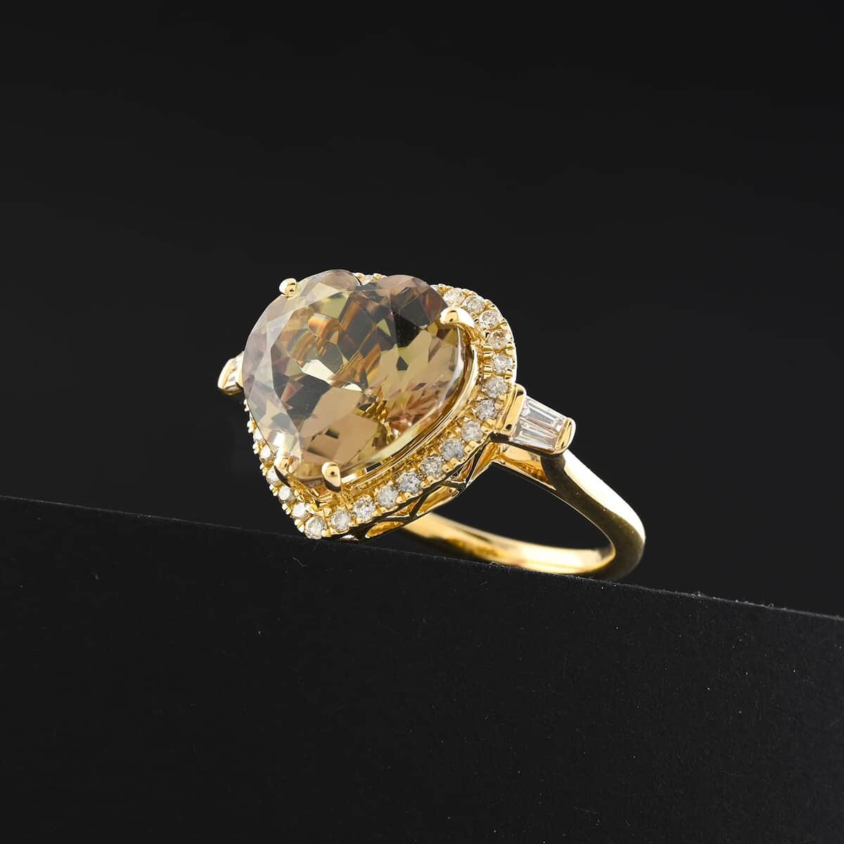 Certified & Appraised Luxoro AAA Turkizite and G-H I2 Diamond 7.10 ctw Ring in 14K Yellow Gold (Size 6.0) image number 1