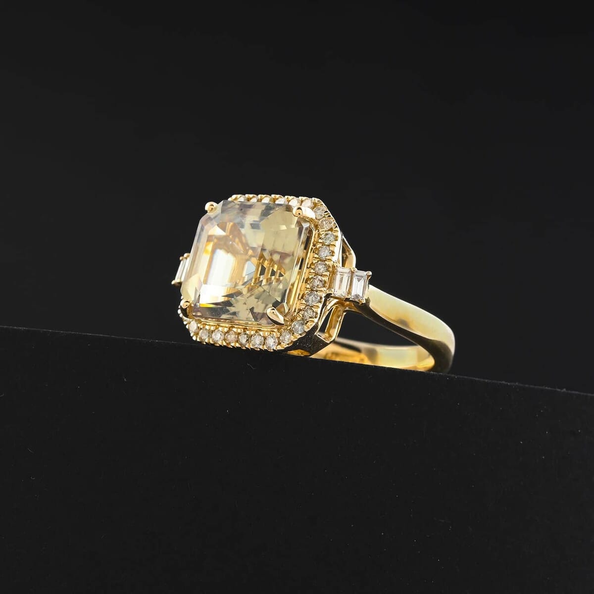 Certified & Appraised Luxoro AAA Turkizite and G-H I2 Diamond 5.96 ctw Halo Ring in 10K Yellow Gold (Size 7.5) 5.26 Grams image number 1