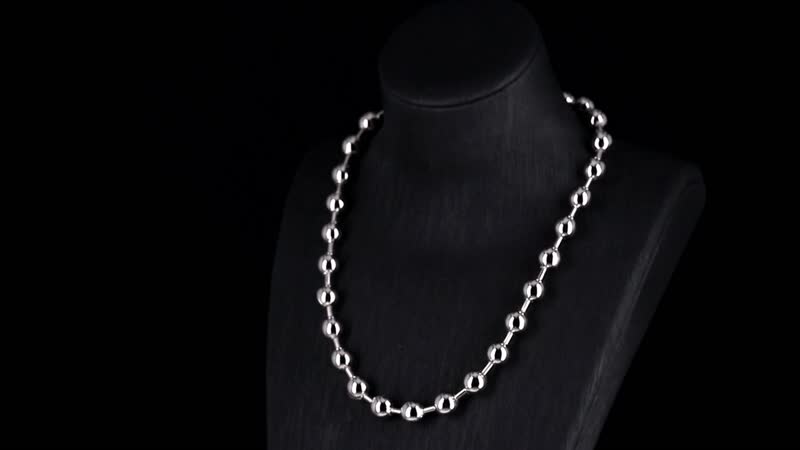 Beaded Necklace (18-20 Inches) in Silvertone