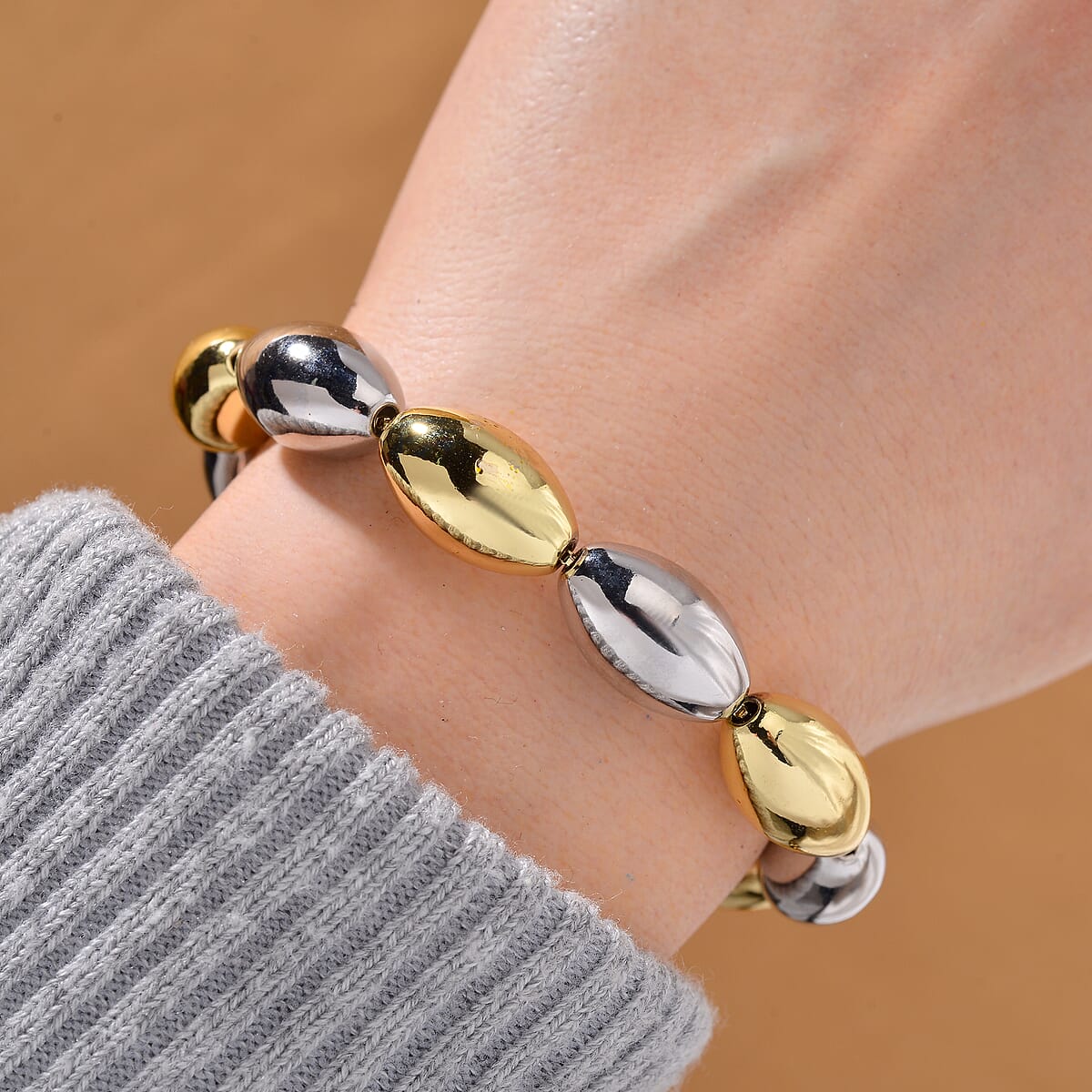 Oval Shape Beaded Bracelet in Dualtone (6.0-9.0In) image number 1