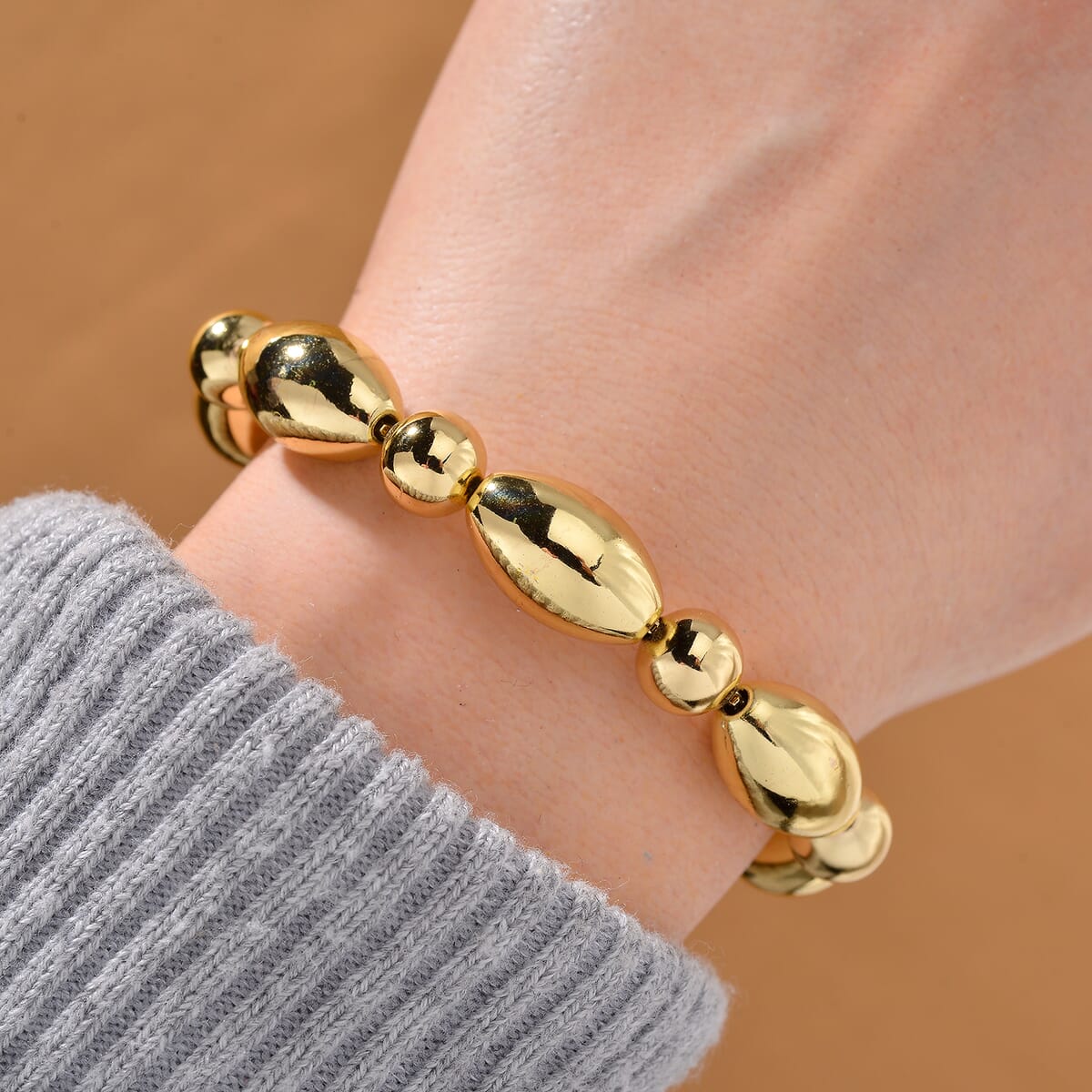 Value Buy Round and Oval Beaded Bolo Bracelet in Goldtone (6.0-9.0In) image number 1