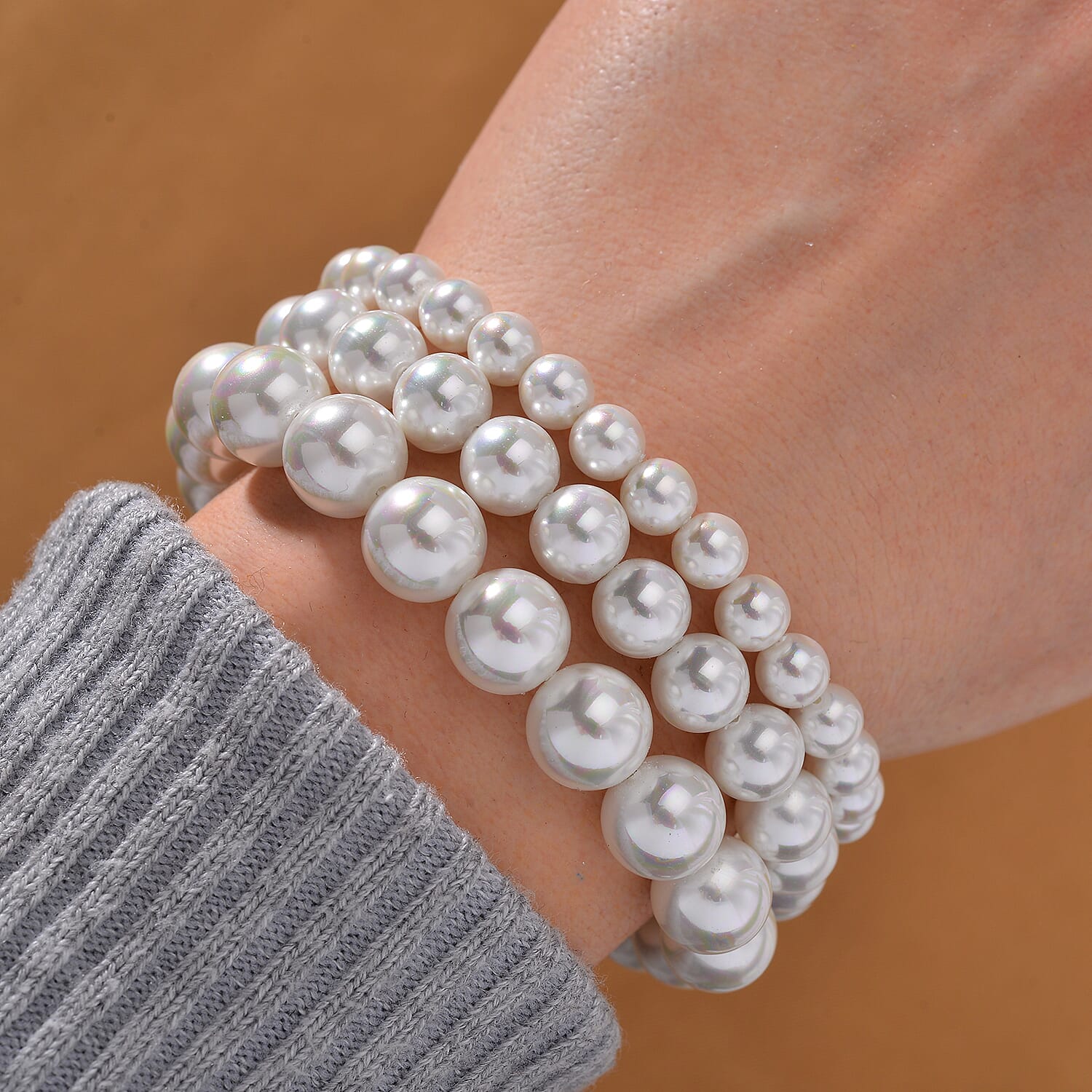 White Shell Pearl - Product card gallery slide 2 (9432501387519)